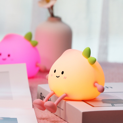 Latest Cute Peach Silicone Night Light Rechargeable Eye Protection Bedside Lamp For Baby Bedroom Colorful Peach Night Lighting