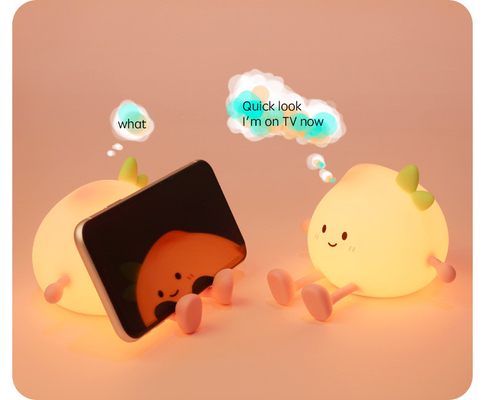 Latest Cute Peach Silicone Night Light Rechargeable Eye Protection Bedside Lamp For Baby Bedroom Colorful Peach Night Lighting